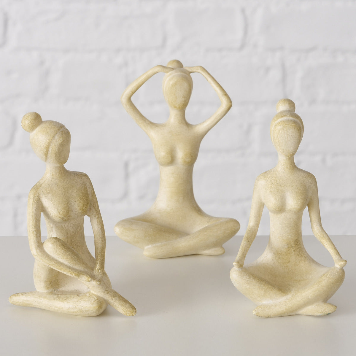 3 Yoga-Damen